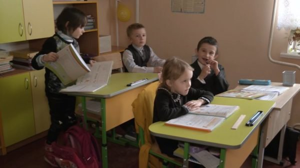 Vid 5 Do 16 Uchniv Tretina Shkil Na Cherkashini Malokomplektni Video Dzvin