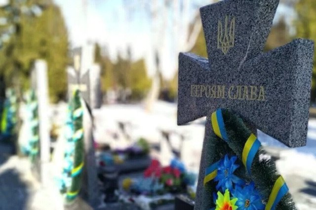 Алею Слави на кладовищі у Каневі ремонтують за сім мільйонів