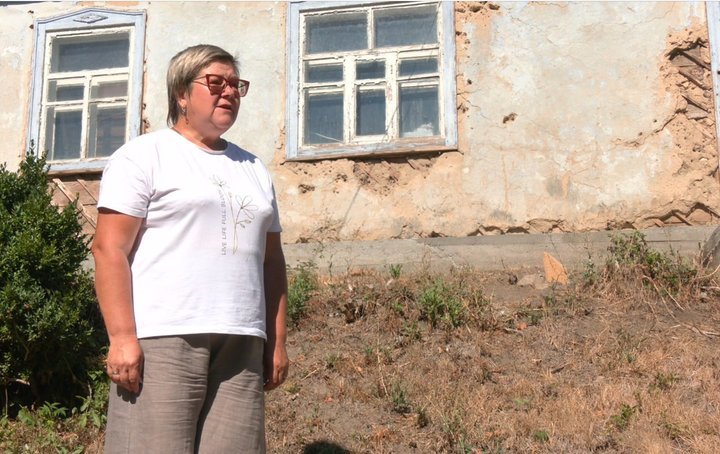 Черкащанка відновлює родову хатину в пам’ять про загиблого чоловіка-військовослужбовця